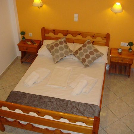 Boussetil Rooms Capanmat Tínos Kültér fotó