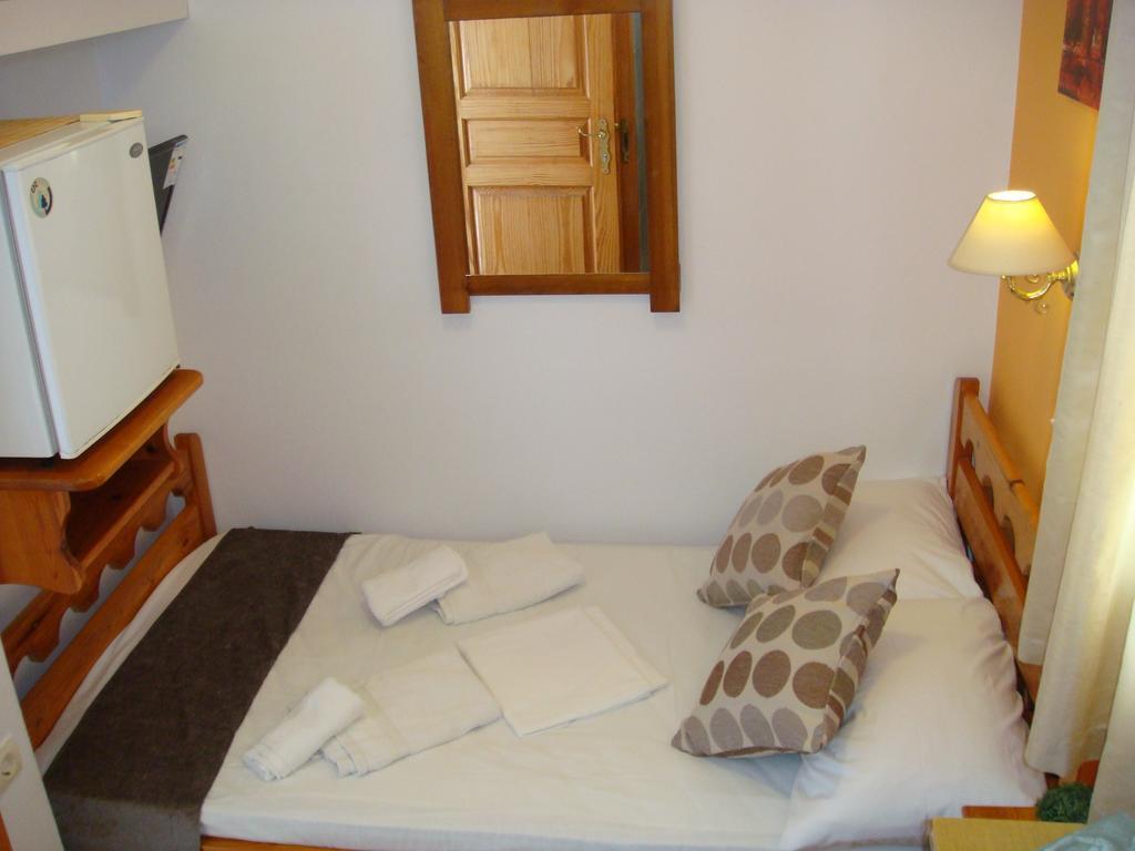Boussetil Rooms Capanmat Tínos Kültér fotó