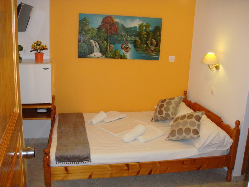 Boussetil Rooms Capanmat Tínos Kültér fotó