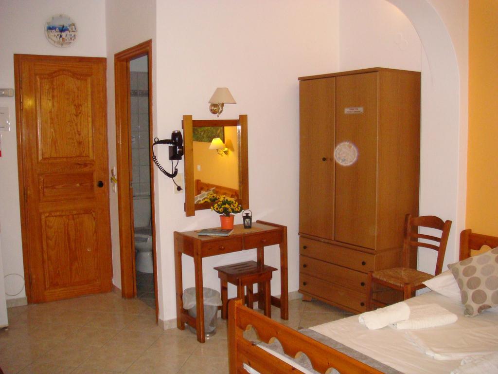 Boussetil Rooms Capanmat Tínos Kültér fotó