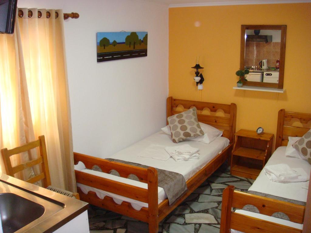 Boussetil Rooms Capanmat Tínos Kültér fotó
